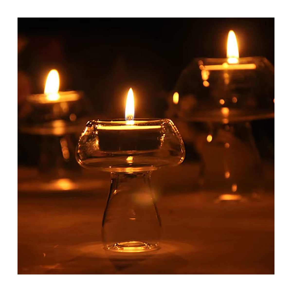 Handgefertigter Kerzenhalter aus Glas im skandinavischen Design für Teelichter, mehrfarbig und transparent - Bild 2