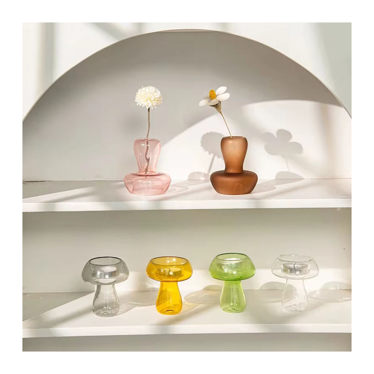Handgefertigter Kerzenhalter aus Glas im skandinavischen Design für Teelichter, mehrfarbig und transparent - Bild 4