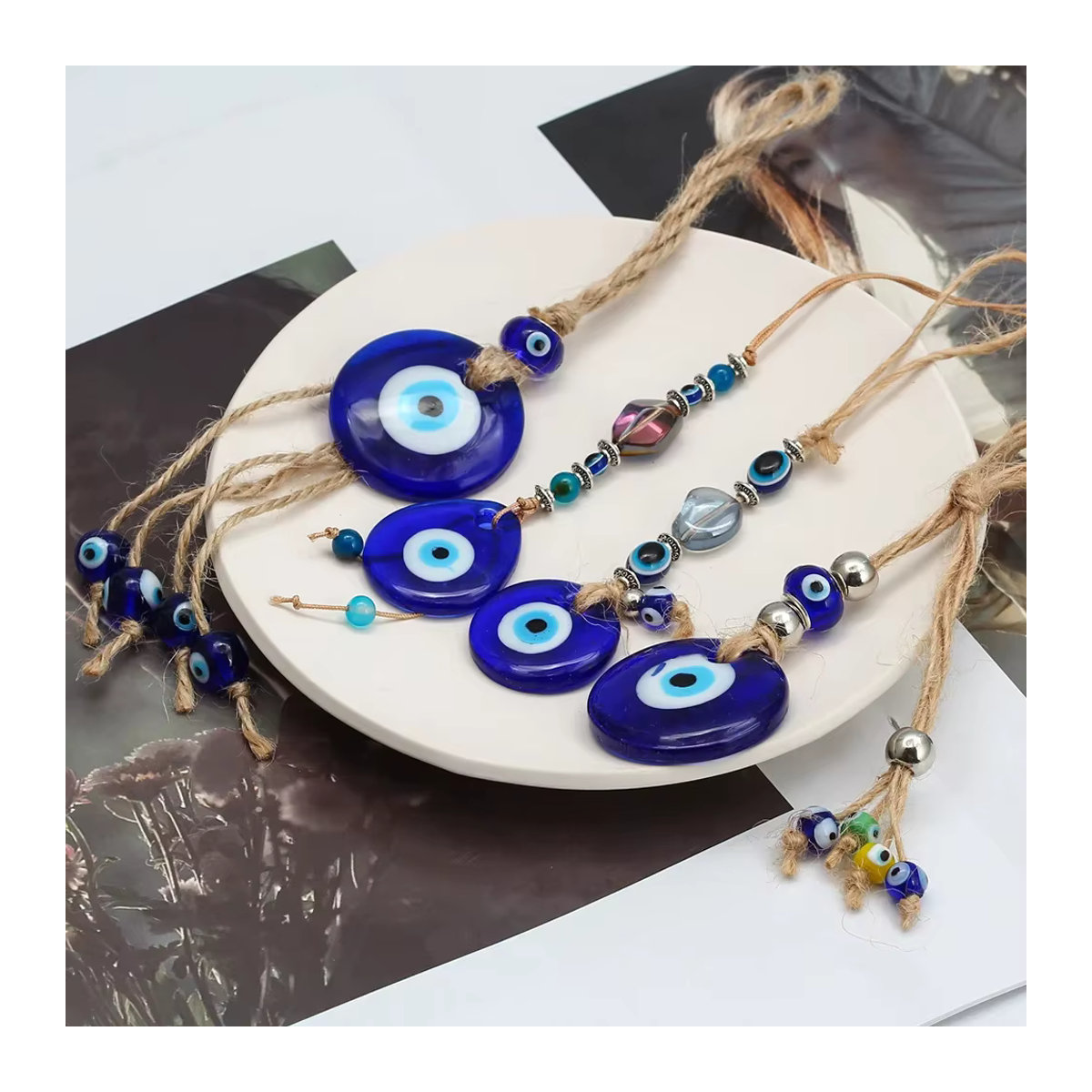 Handgefertigter Makramee Wandbehang mit Lucky Eye und Quaste in Blau, Orientalischer böser Blick Anhänger in Herz- und Kreuzform - Bild 3