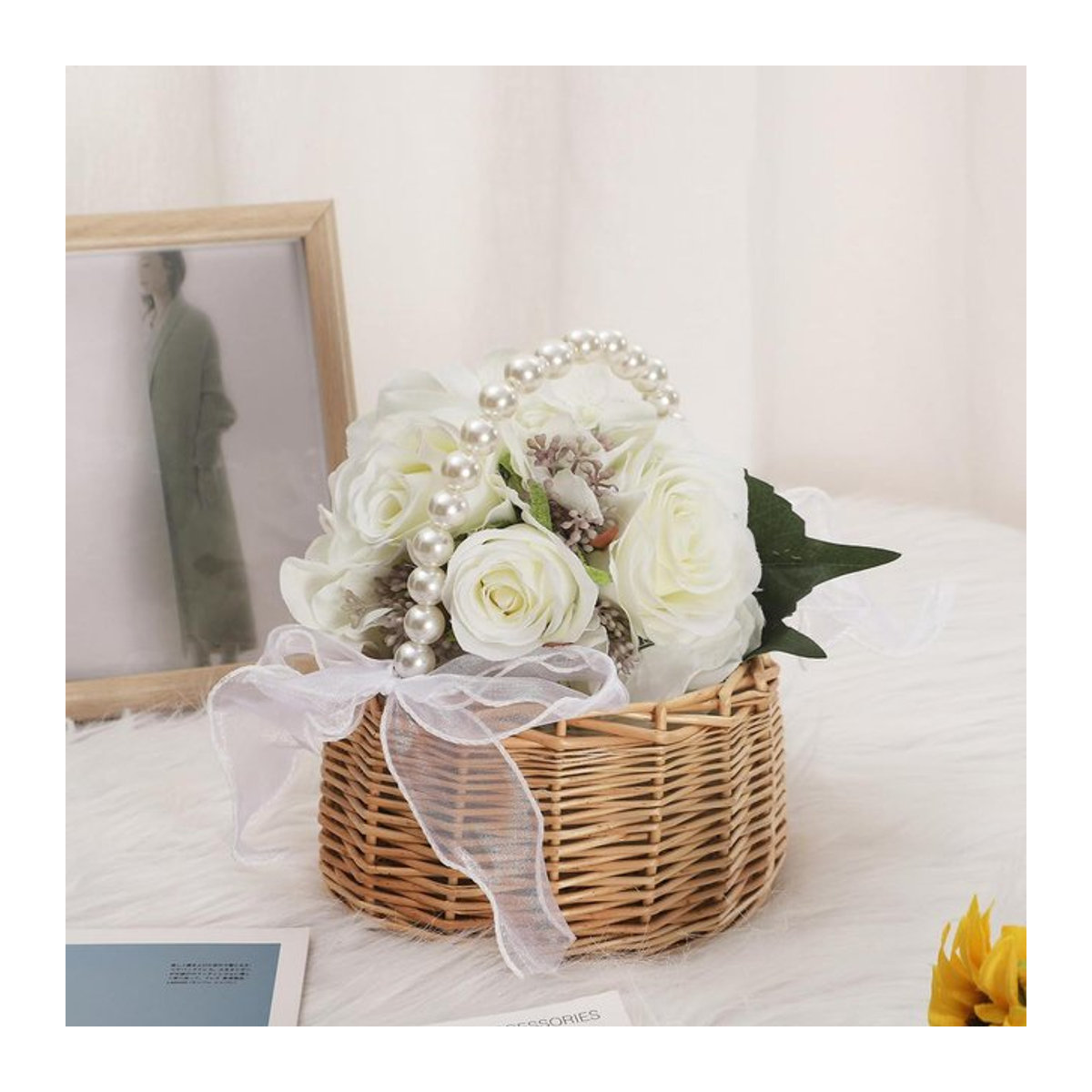 Handgeflochtener Rattan-Weidenkorb mit Perlengriff und Schleife in Beige für Ostern oder Hochzeiten - Bild 1