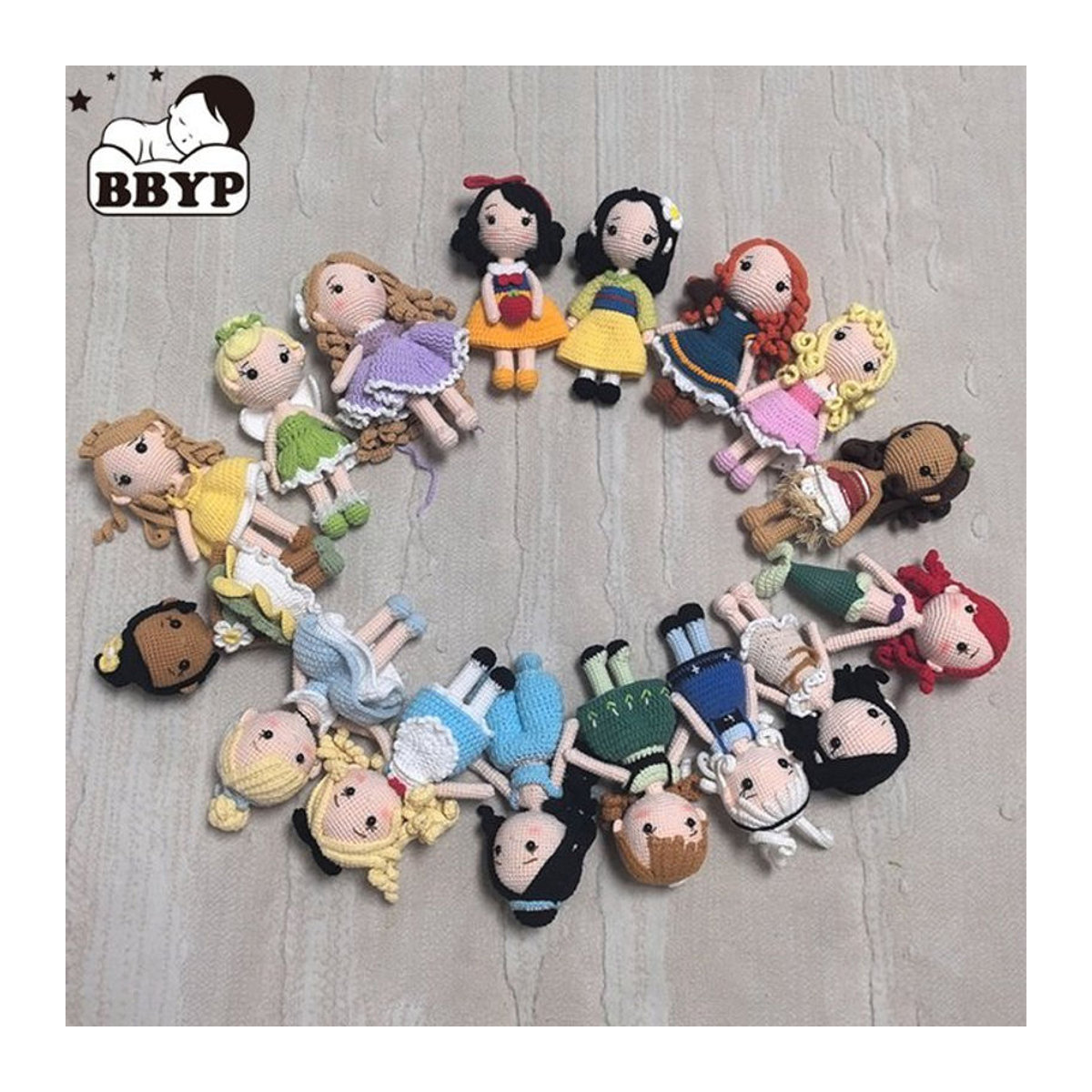 Handgemachte Häkelpuppe Prinzessin als mehrfarbiges Textil-Spielzeug und Deko-Ornament für Kinder - Bild 1