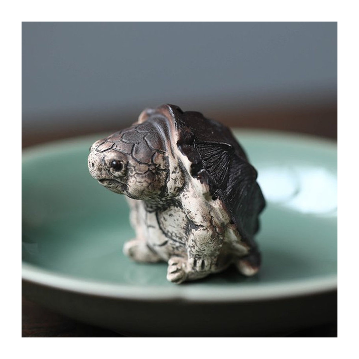 Handgemachte Keramik-Dekoration Schildkröte in Braun für deine Tee-Zeremonie und dein Tee-Set - Bild 1