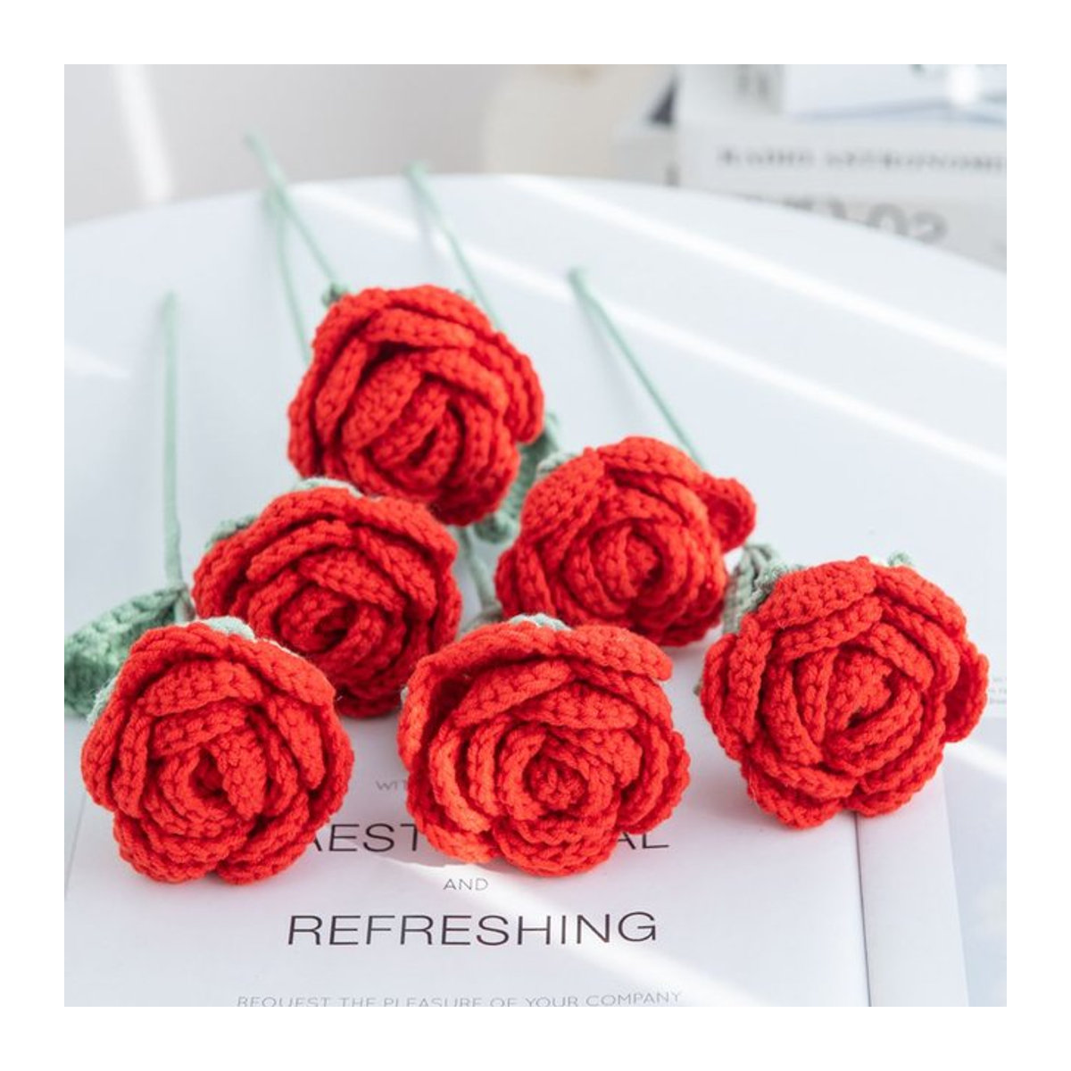 Handgemachte künstliche Häkelrose von ZQCY in Rosa oder Rot als florale Dekoration für Hochzeit, Garten oder DIY-Geschenkboxen - Bild 1