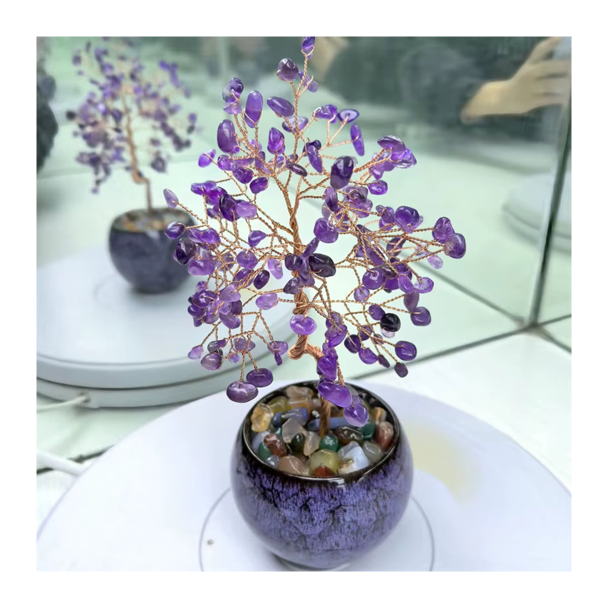 Handgemachter Amethyst Baum des Lebens aus zerkleinertem Kristall in Lila als dekoratives Desktop-Ornament - Bild 3