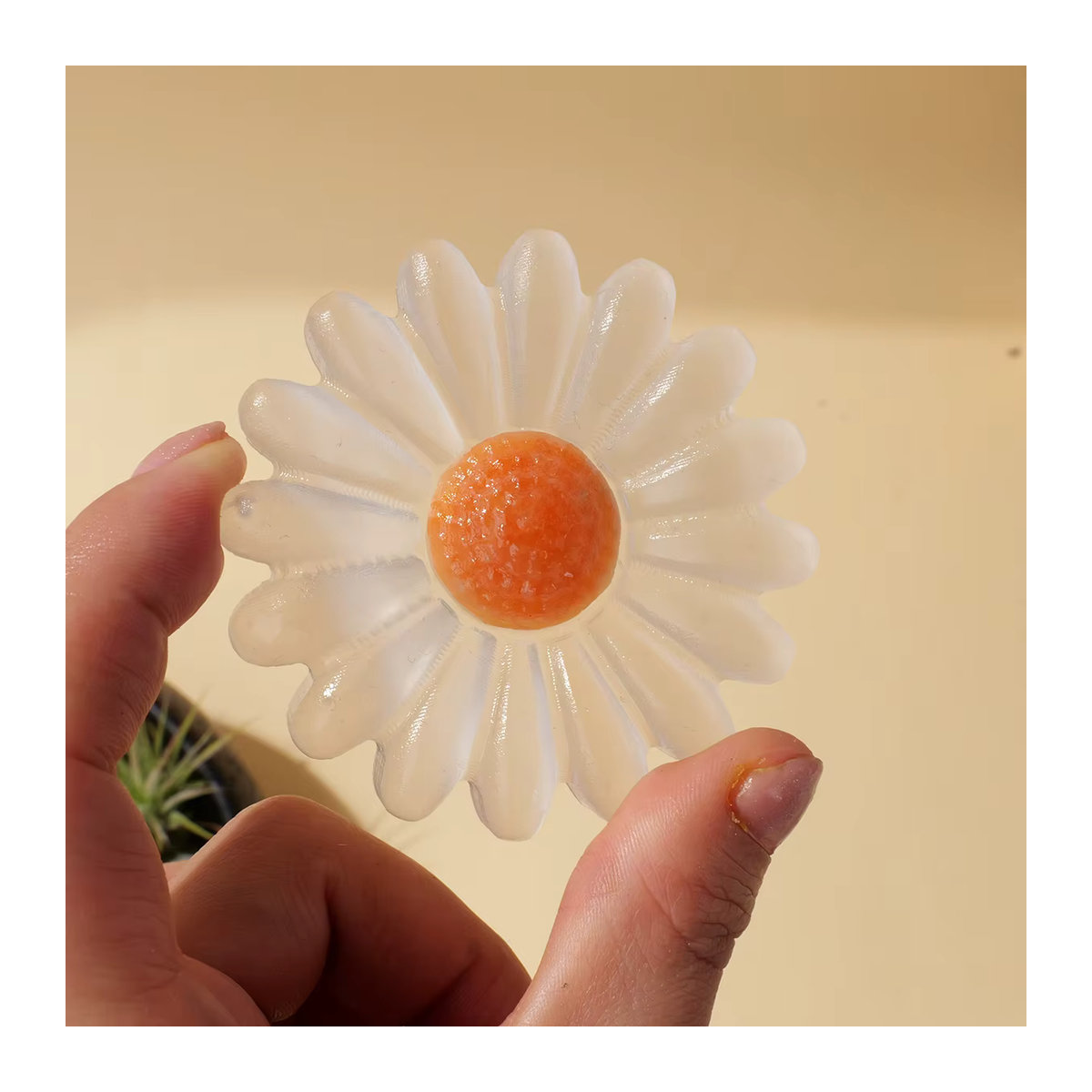 Handgeschnitzte Sonnenblume aus natürlichem weißem Selenit-Kristall als dekoratives Kunsthandwerk für deinen Schreibtisch - Bild 3