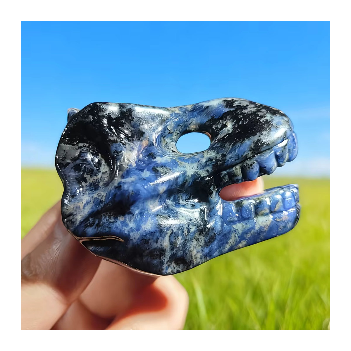 Handgeschnitzter Dinosaurier-Schädel aus blauem Stein von CRYSTALHOLA als echtes Mineralexemplar mit Marmoroptik - Bild 4