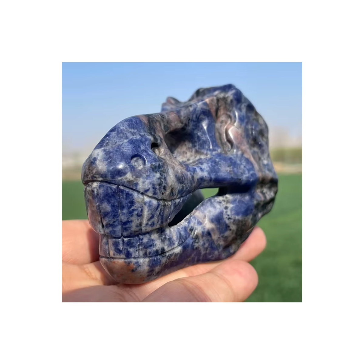 Handgeschnitzter Dinosaurier-Schädel aus blauem Stein von CRYSTALHOLA als echtes Mineralexemplar mit Marmoroptik - Bild 7