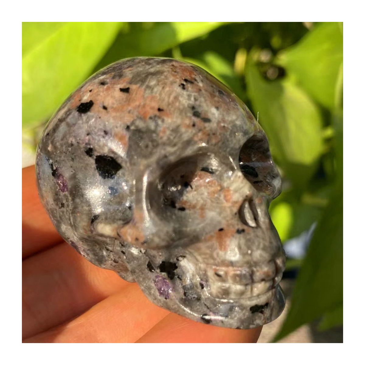 Handgeschnitzter Yooperlith-Schädel aus Quarzkristall von CrystalHola, mehrfarbig - Bild 3