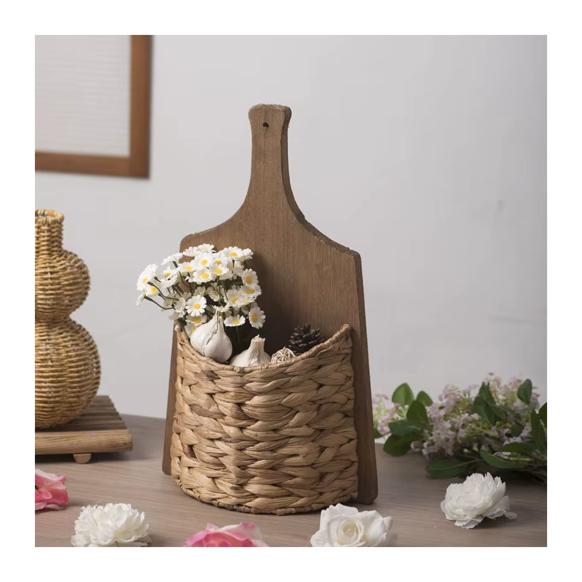 Handgewebter Kürbis-Wandkorb aus Rattan in Beige als Boho-Wandorganisator und Pflanzgefäß - Bild 2