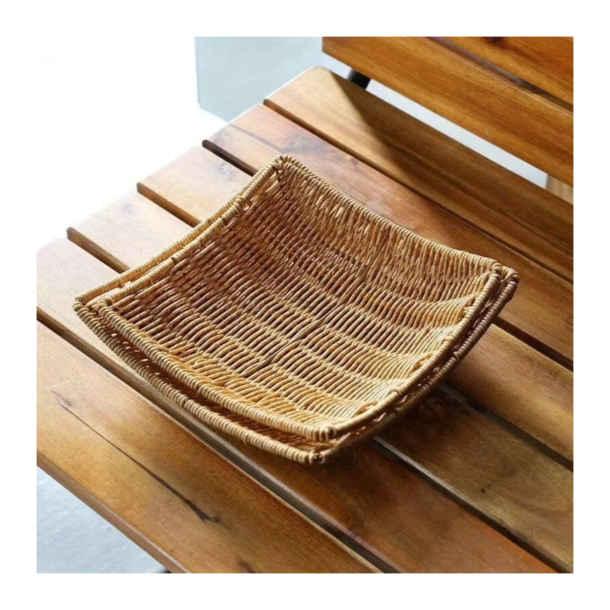 Handgewebter Rattan-Aufbewahrungskorb in Braun, quadratisches Weidentablett im rustikalen Design für Brot, Obst oder Kleinigkeiten - Bild 5