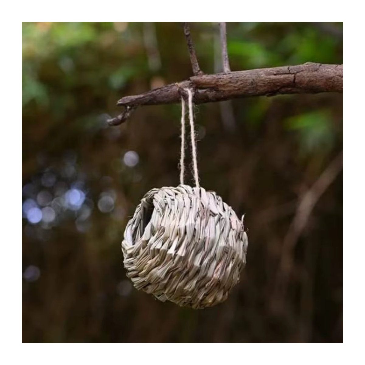 Handgewebtes Vogelnest aus natürlichem Schilf und Stroh in Kugelform, braunes Hängeornament für Vögel zur Gartendekoration - Bild 5