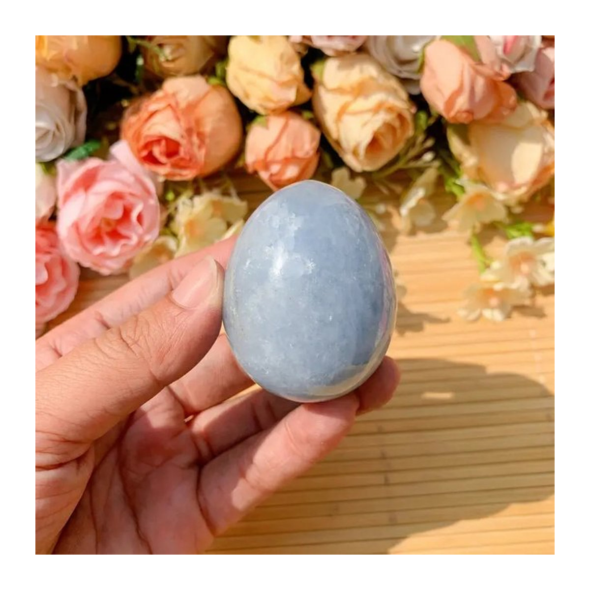 Handpolierter natürlicher Celestite-Palmenstein in Blau als ovaler Kristall für Meditation und Dekoration - Bild 1