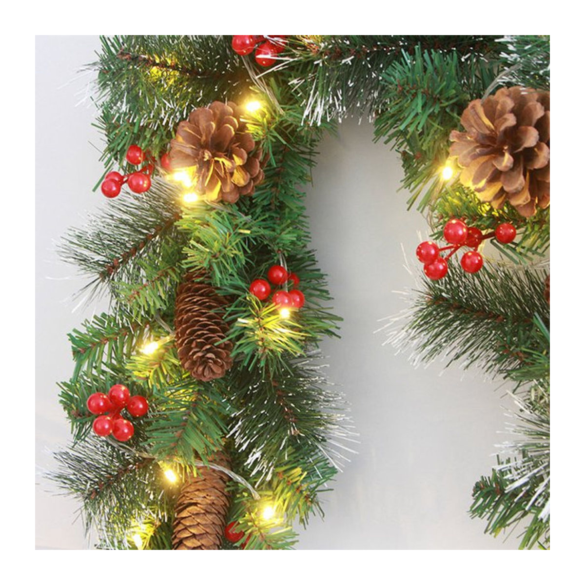 Hängende Weihnachtsdekoration aus Rattan mit roten Beeren in Rot und Grün, Höhe: 180 cm - Bild 1