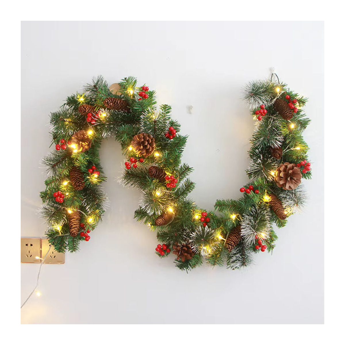 Hängende Weihnachtsdekoration aus Rattan mit roten Beeren in Rot und Grün, Höhe: 180 cm - Bild 2