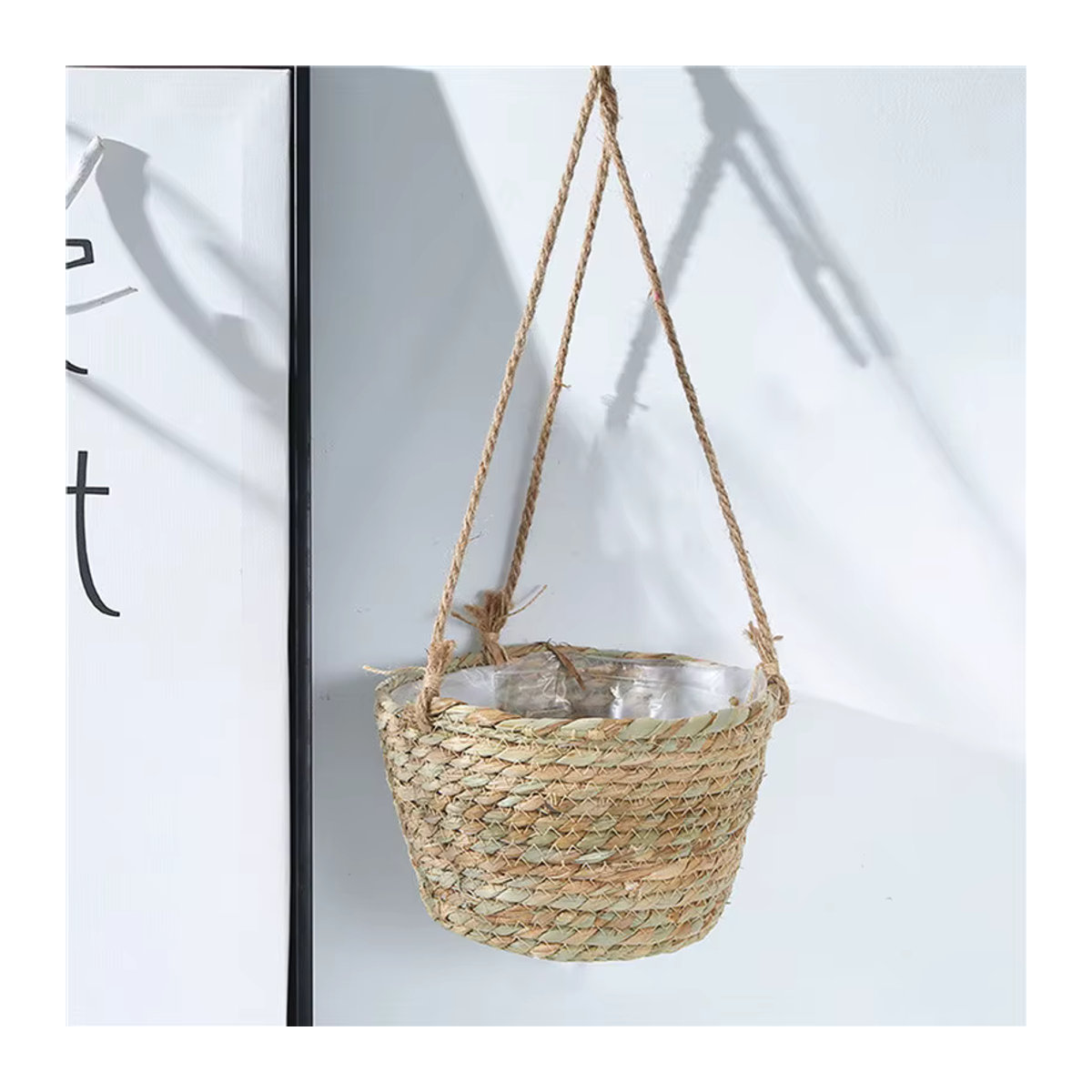 Hängender Blumenkorb aus Rattan und Gras im Bohemian-Stil, rund und mehrfarbig - Bild 3