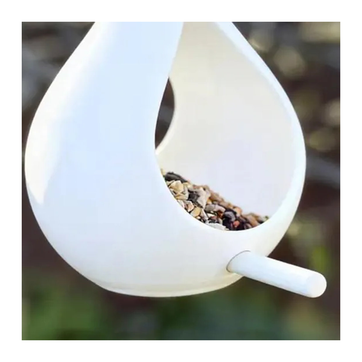 Hängender Vogelfutterspender in Tropfenform mit Sitzstange für Garten und Balkon in Obsidian Grün - Bild 1