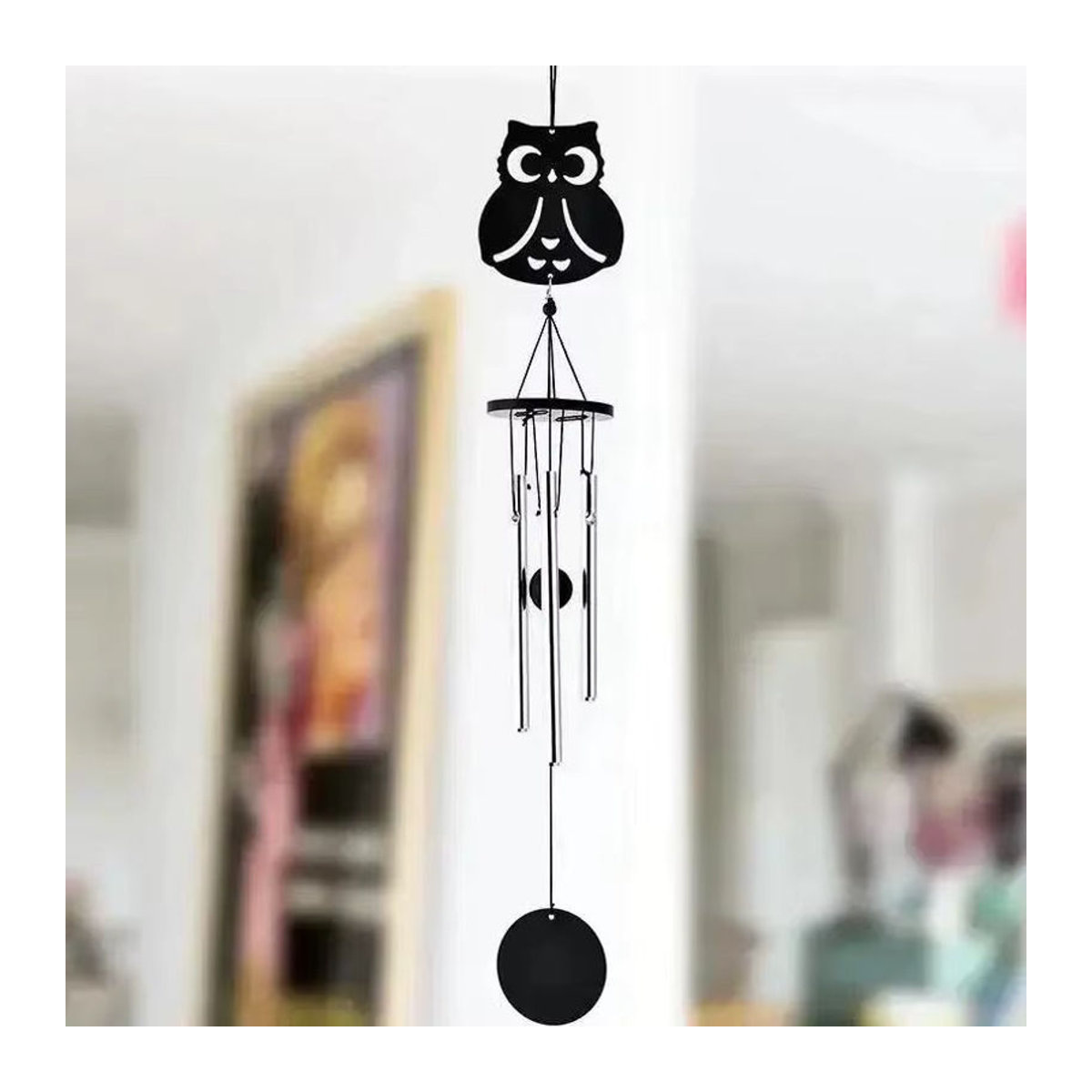 Hängendes Metall-Windspiel in Schwarz mit Mond- und Tier-Motiven als kreative Heimdekoration - Bild 2