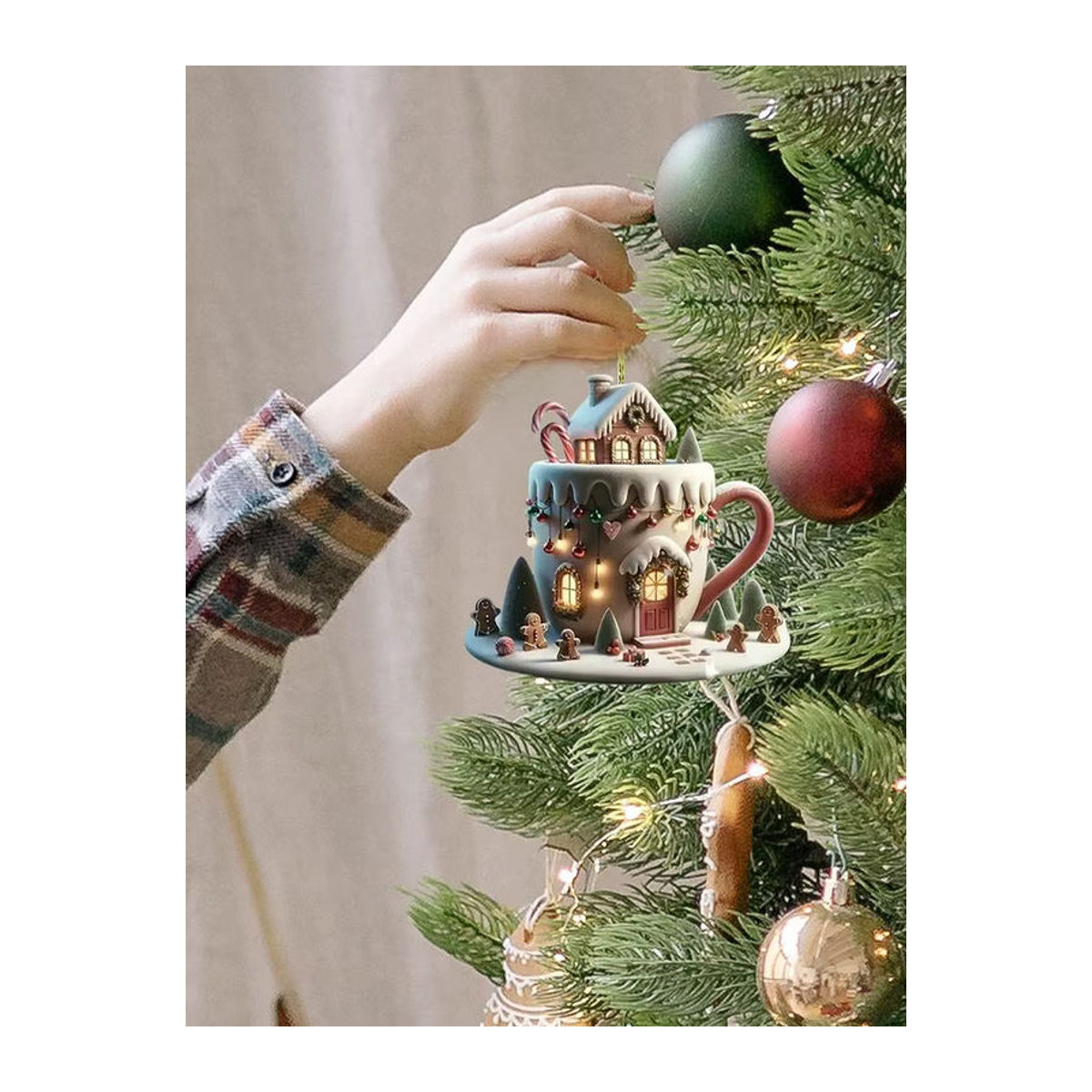 Hängeornament in Kaffeetassen-Optik als Weihnachtsbaumschmuck aus Kunststoff, mehrfarbig - Bild 4