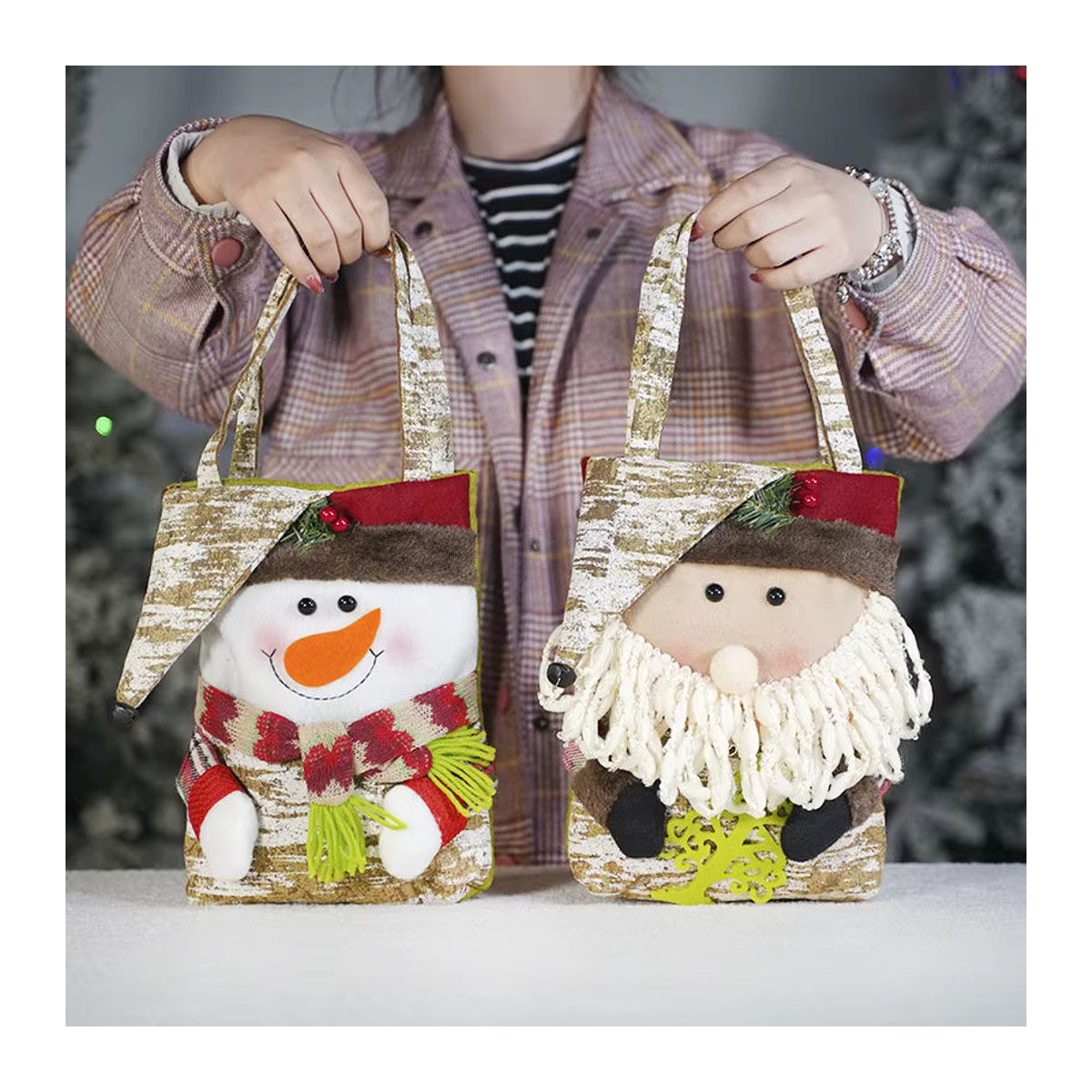 Hängeornamente aus Stoff für Weihnachten und Neujahr mit Motiv Weihnachtsmann und Schneemann in mehrfarbigem Design - Bild 1