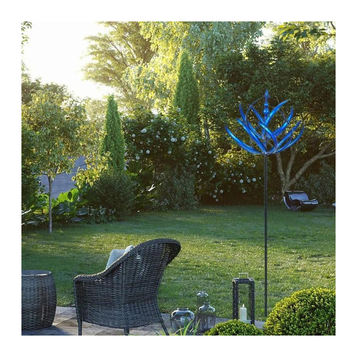 Harlow Windrad aus Metall als kinetische Skulptur und Gartendeko in Blau - Bild 4