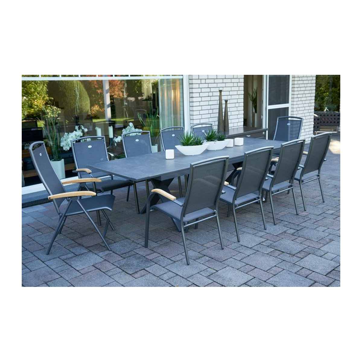 Hartman Garten-Essgruppe Xanadu / Raffaelo in Anthrazit und Grau aus Aluminium und Glaskeramik mit 8 Stapelsesseln und 2 Klappstühlen, B/T/H: 220 x 100 cm bzw. 280 x 100 cm - Bild 1
