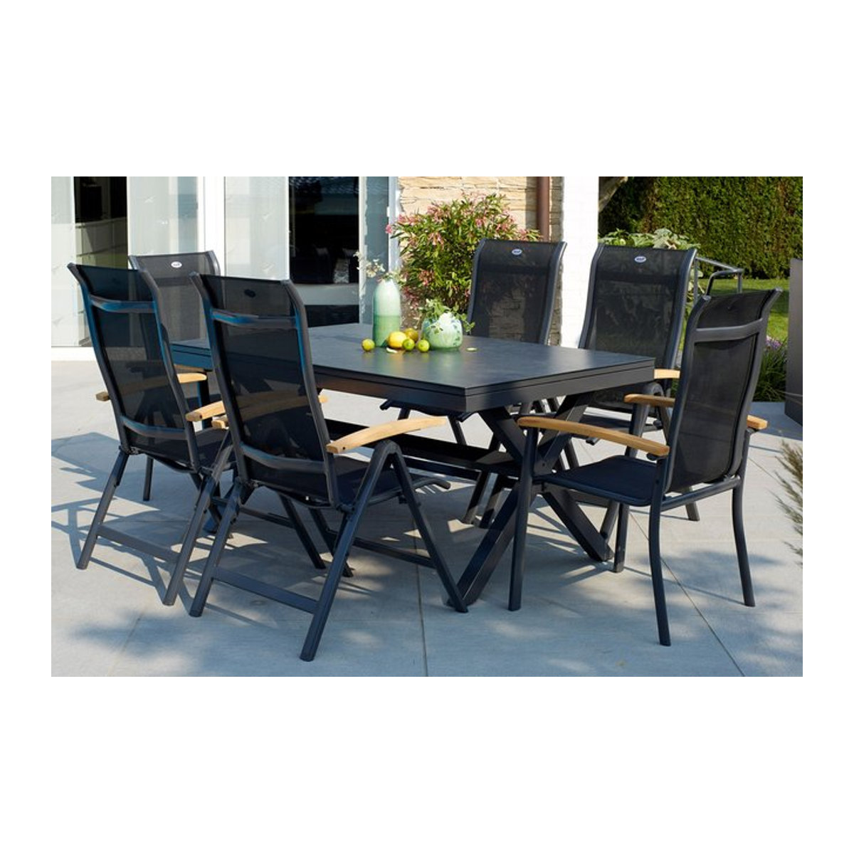 Hartman Xanadu Alice Garten-Essgruppe in Anthrazit und Natur aus Aluminium, Teak und Glaskeramik mit 2 Dining Sesseln, 4 Klappstühlen und Tisch B/T/H: 160 x 100 x 75 cm oder 220 x 100 x 75 cm - Bild 1