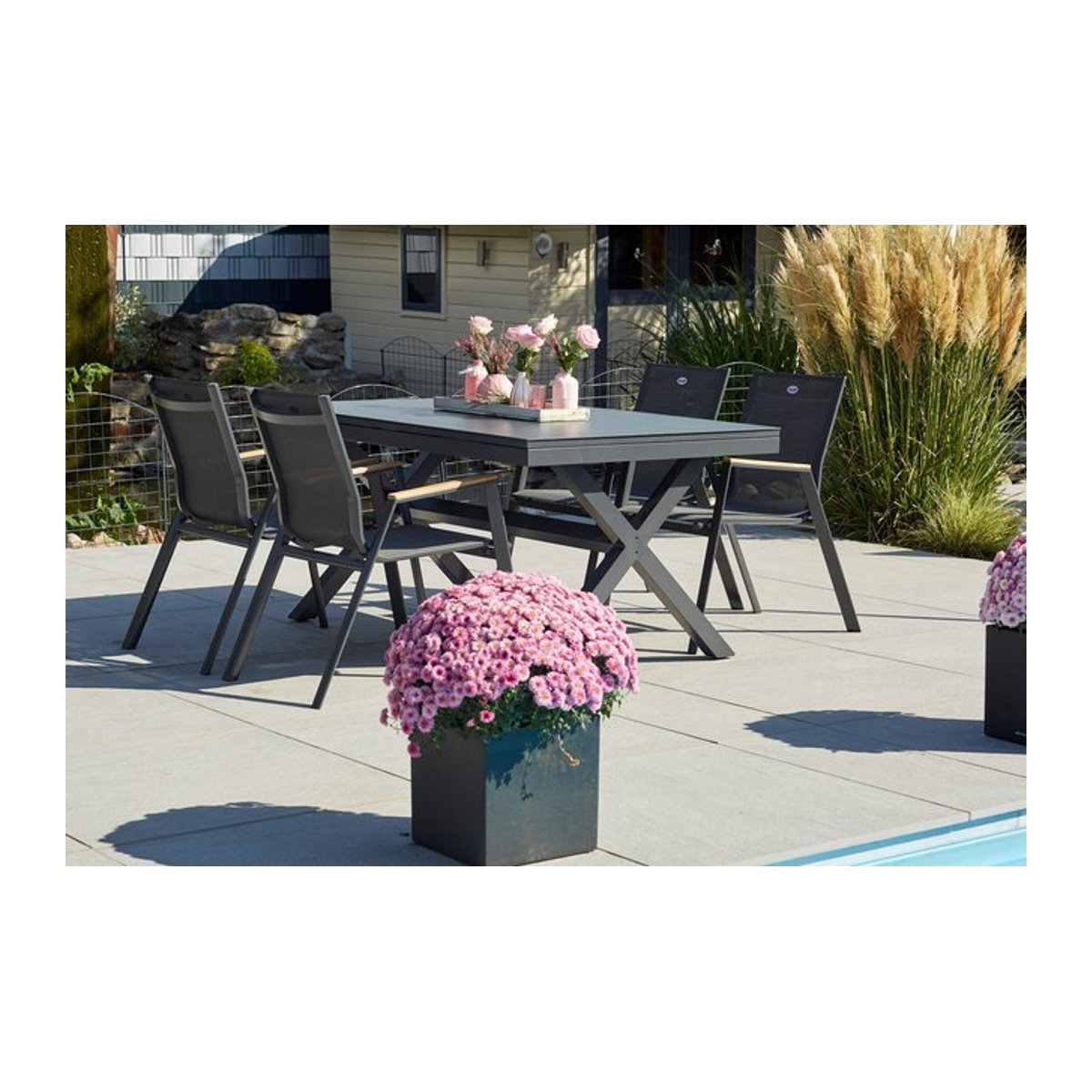 Hartman Xanadu Aruba Garten-Essgruppe in Xerix/Natur mit 4 Dining Sesseln aus Aluminium, Teak und Glaskeramik - Bild 1