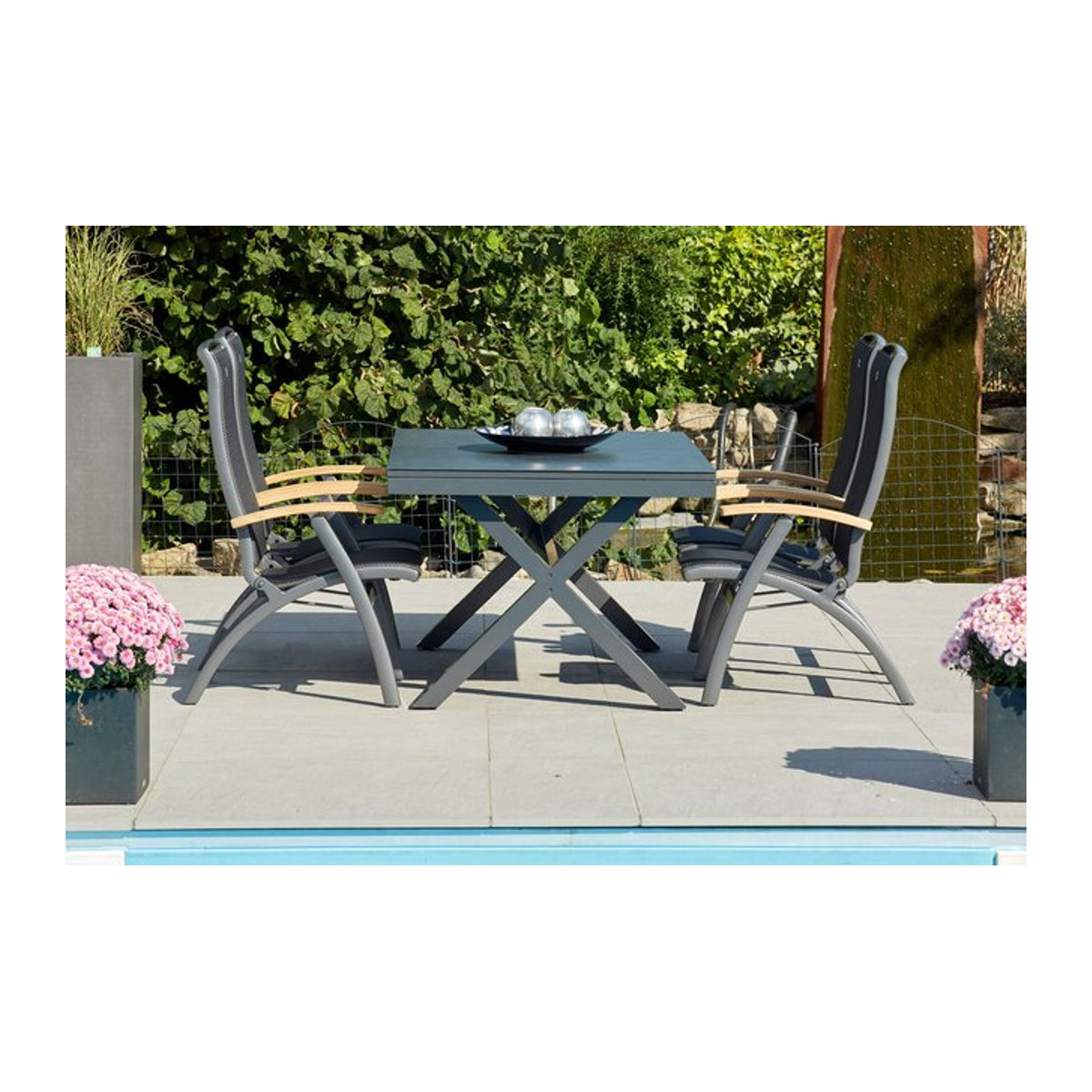 Hartman Xanadu da Vinci Garten-Essgruppe in xerix/natur mit 4 Klappstühlen aus Aluminium, Teak und Glaskeramik, B/T: 220 x 100 cm und 160 x 100 cm - Bild 1