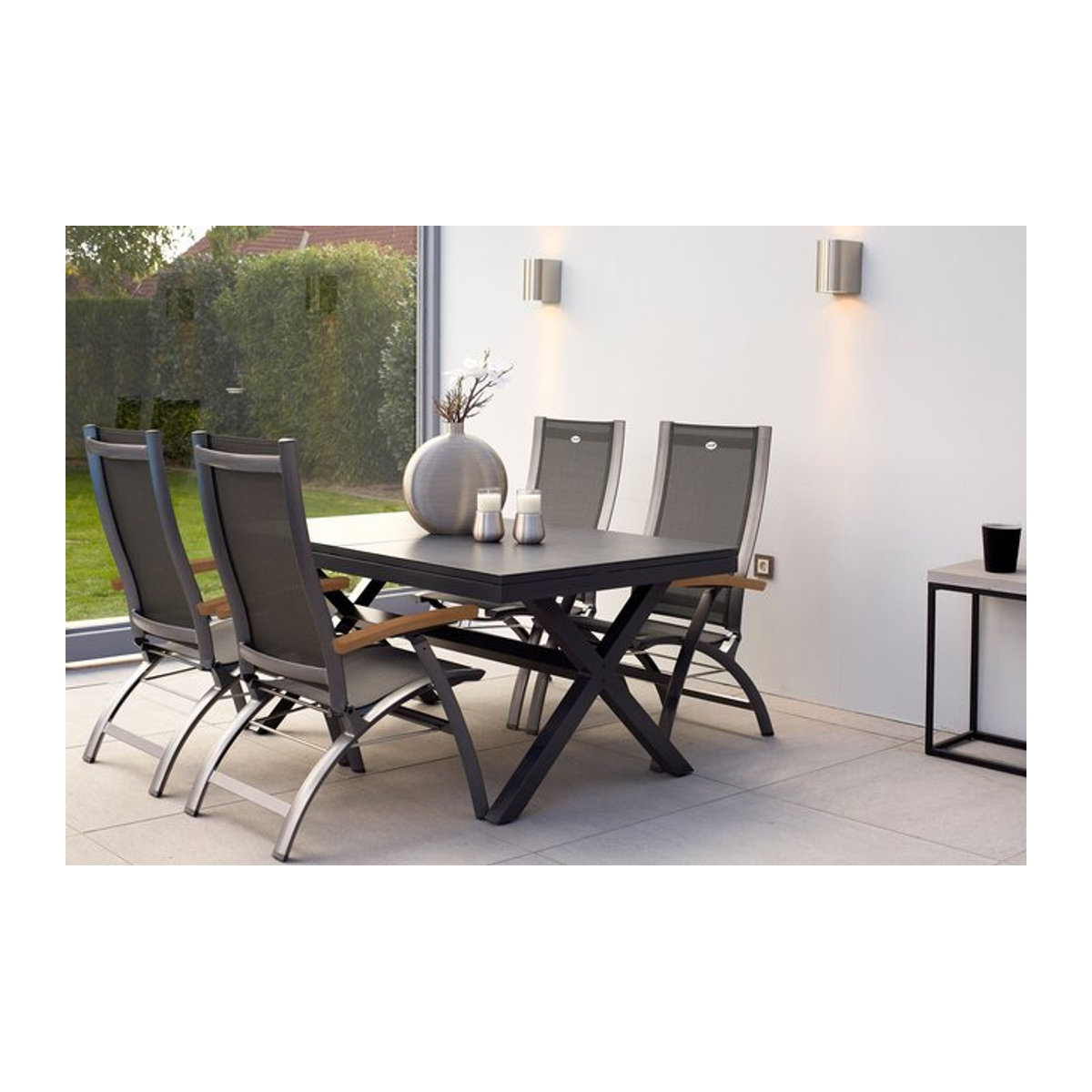Hartman Xanadu Primo Garten-Essgruppe in Anthrazit und Schwarz mit 4 Klappstühlen, Aluminium, Textilene und Glaskeramik, Ausziehfunktion, B/T/H: 160 x 100 cm bis 220 x 100 cm - Bild 1
