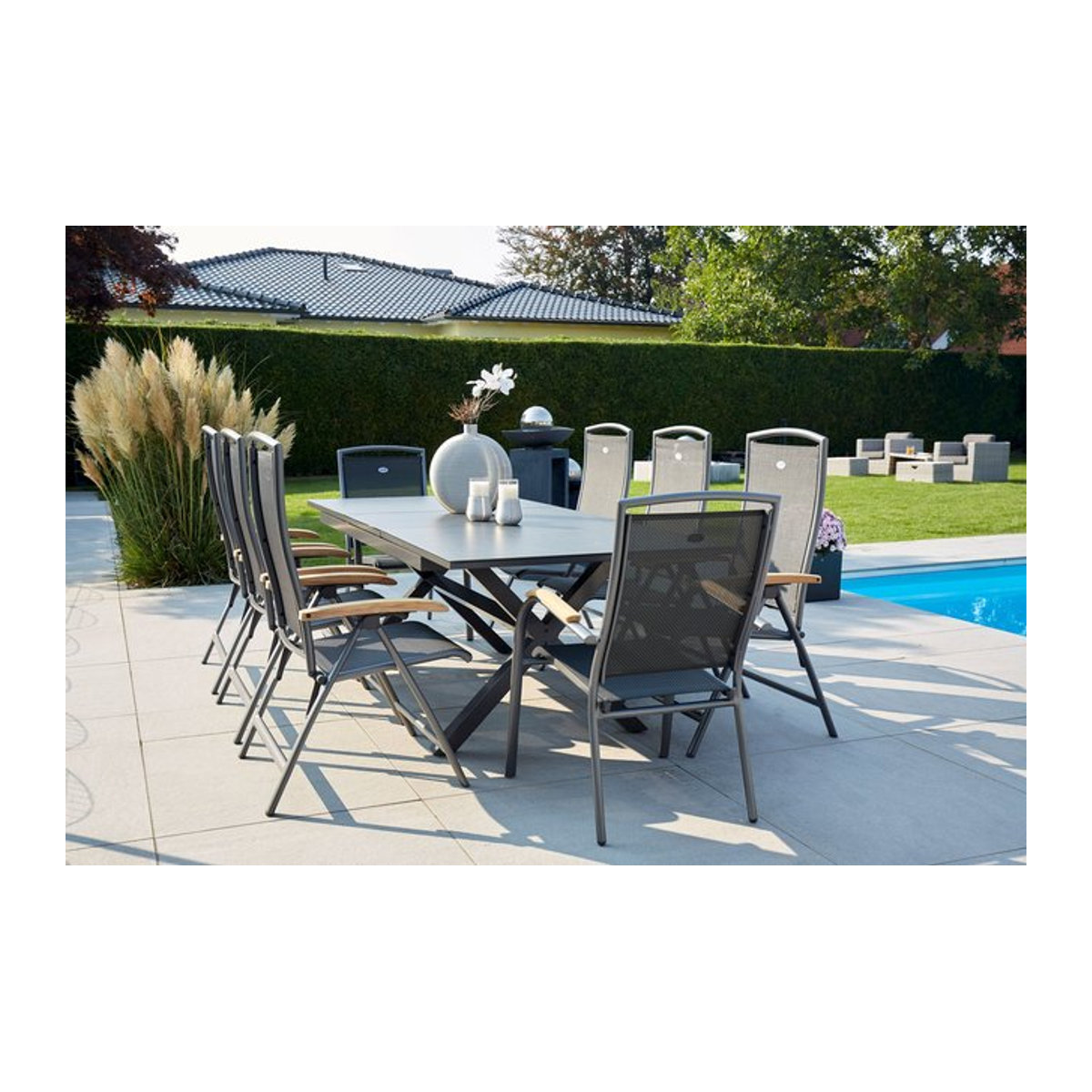 Hartman Xanadu Raffaelo Garten-Essgruppe in Xerix/Natur aus Aluminium, Teak und Glaskeramik mit 2 Dining Sesseln, 6 Klappstühlen und Teak-Armlehnen, Tischmaße: B: 160/220 cm, T: 100 cm - Bild 1