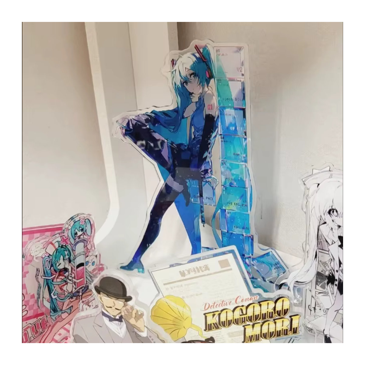 Hatsune Miku Acryl-Standfigur von Bandai zum 17. Jubiläum, mehrfarbiges Anime-Zubehör aus Kunststoff - Bild 4