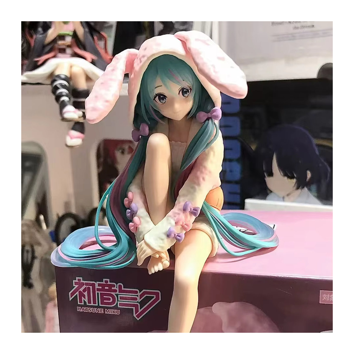 Hatsune Miku Actionfigur von Bandai im Hasenohren-Pyjama, mehrfarbiges PVC-Modell, Höhe: 15 cm - Bild 5