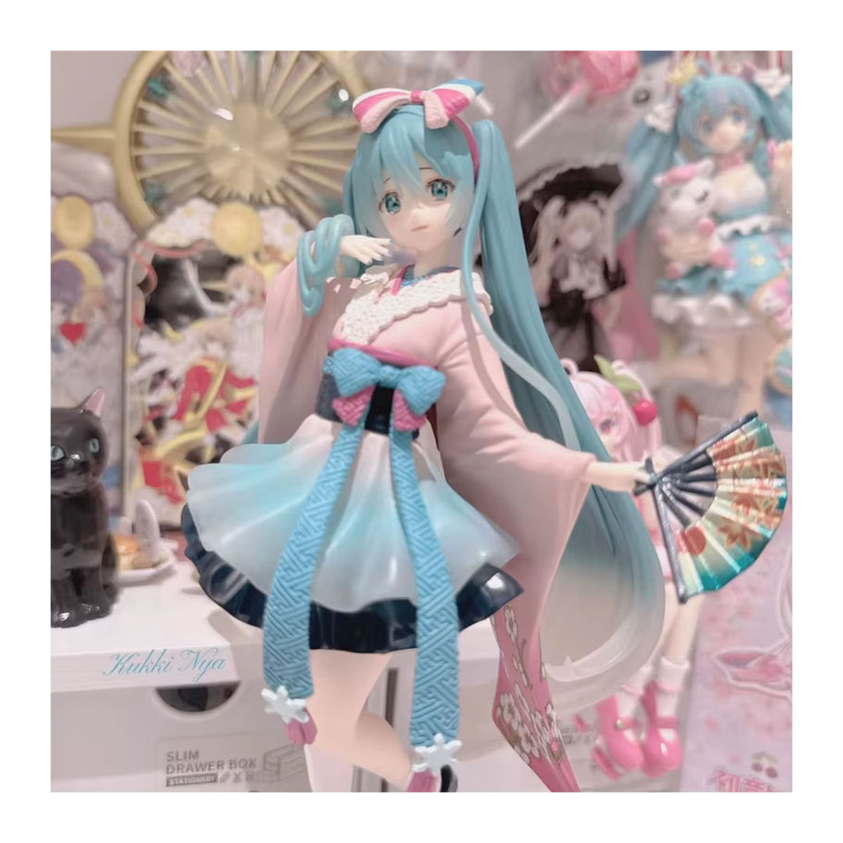 Hatsune Miku Anime-Figur im Kimono mit Kirschblüten-Design von Bandai, mehrfarbig, Höhe: 20 cm - Bild 4