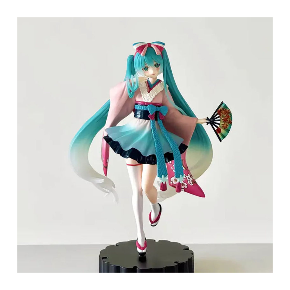 Hatsune Miku Anime-Figur Neo Tokyo Serie in Kimono-Pose von Bandai, mehrfarbig, aus Kunststoff - Bild 4