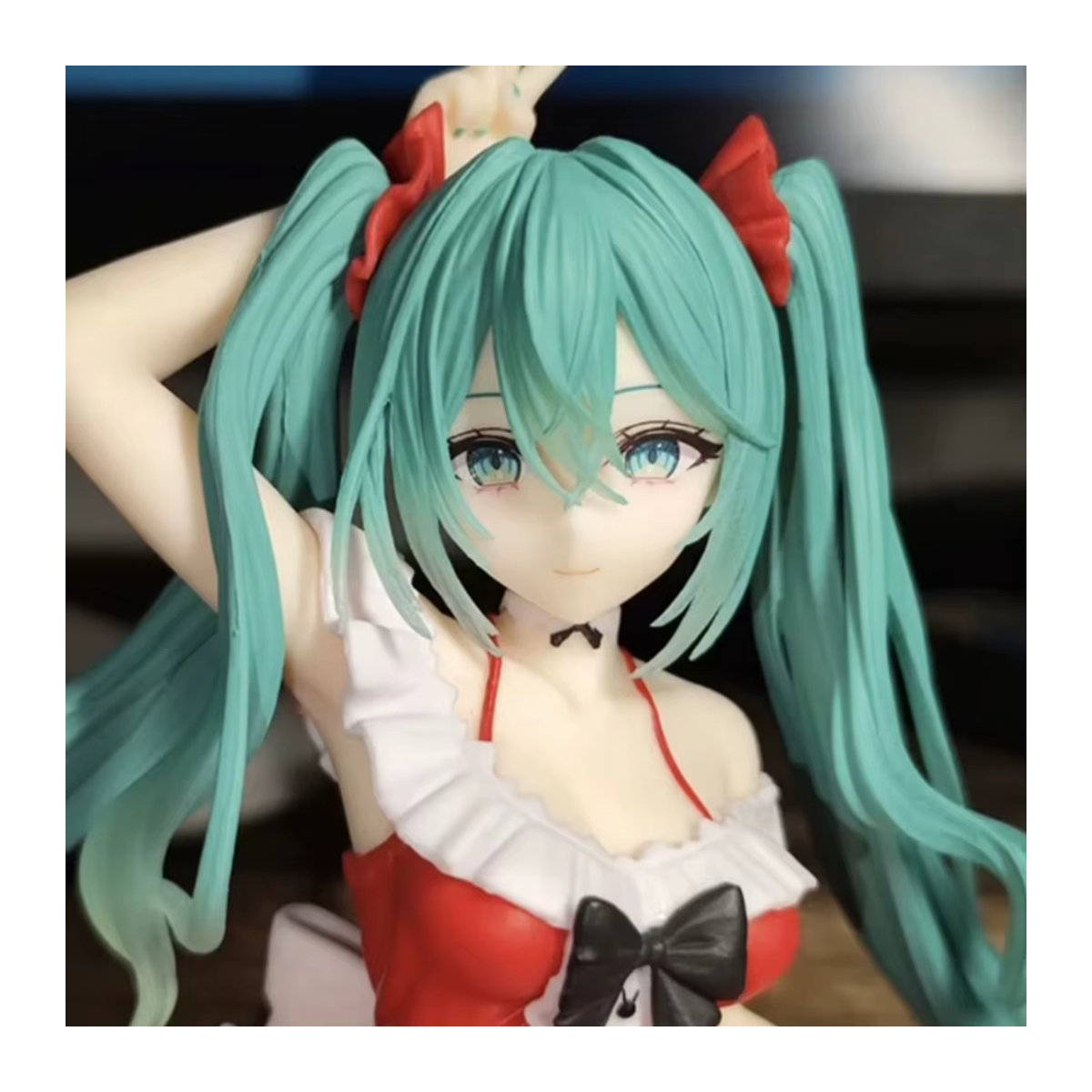 Hatsune Miku Anime-Figur von Bandai als mehrfarbige PVC-Actionfigur in stehender Position - Bild 5