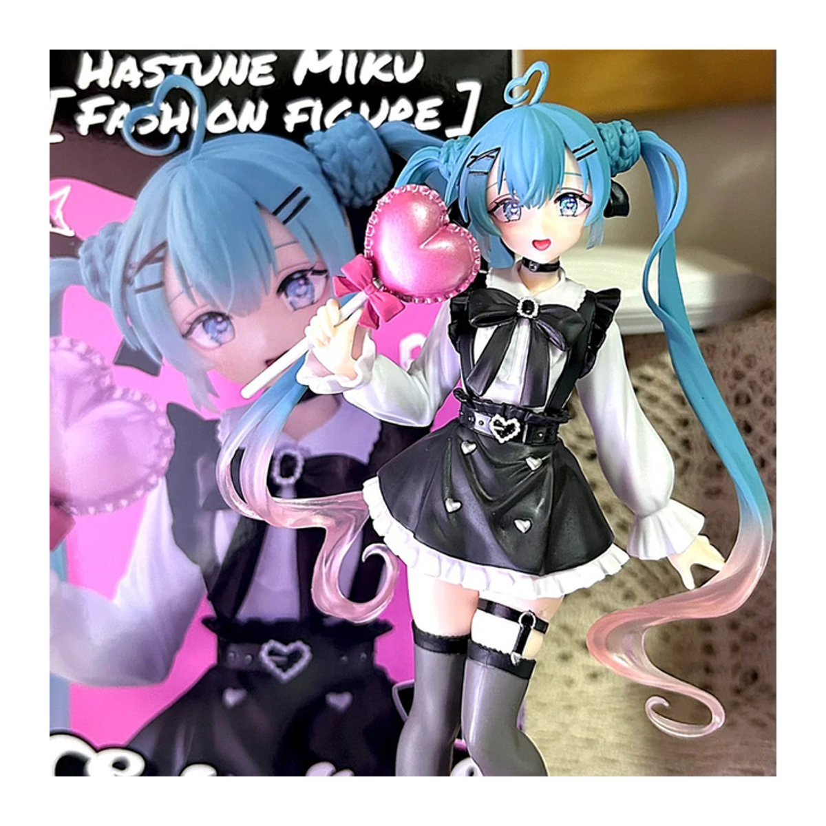 Hatsune Miku Anime-Figur von Bandai in mehrfarbiger Ausführung als stehende PVC-Actionfigur für Sammler - Bild 1