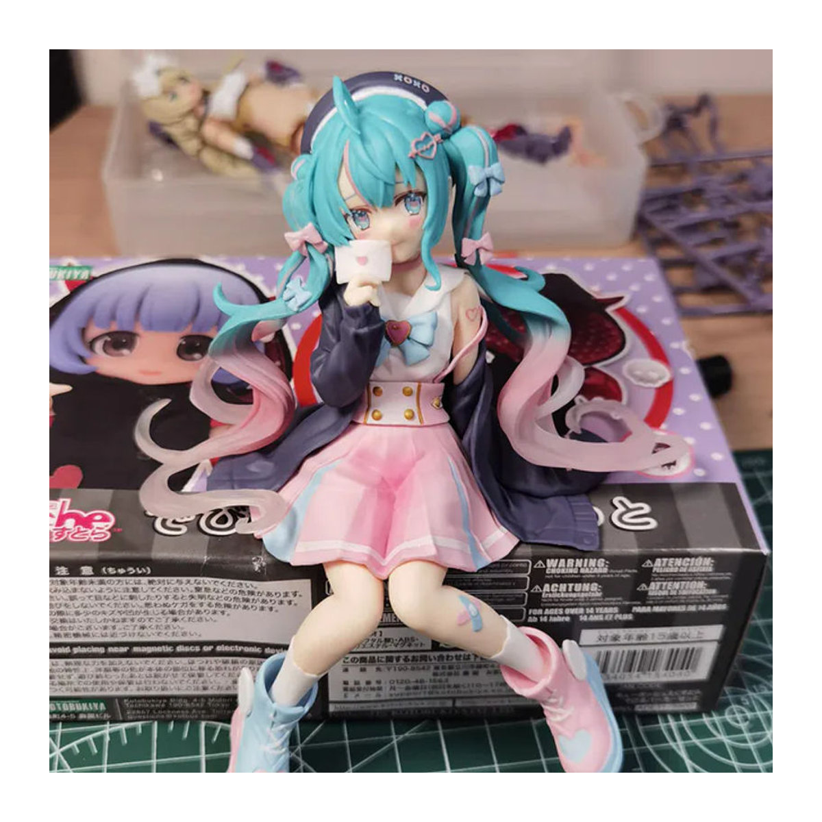 Hatsune Miku Anime-Figur von Bandai in Sailor-Uniform, mehrfarbige PVC-Actionfigur für Sammler, Höhe: 14 cm - Bild 1