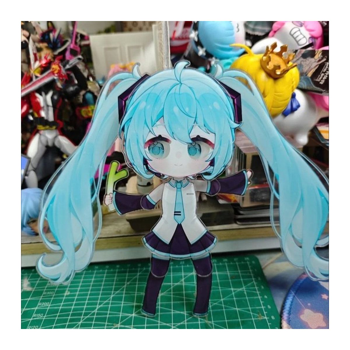 Hatsune Miku bewegliche Acrylfigur von Bandai in Mehrfarbig für dein Anime-Zubehör - Bild 1