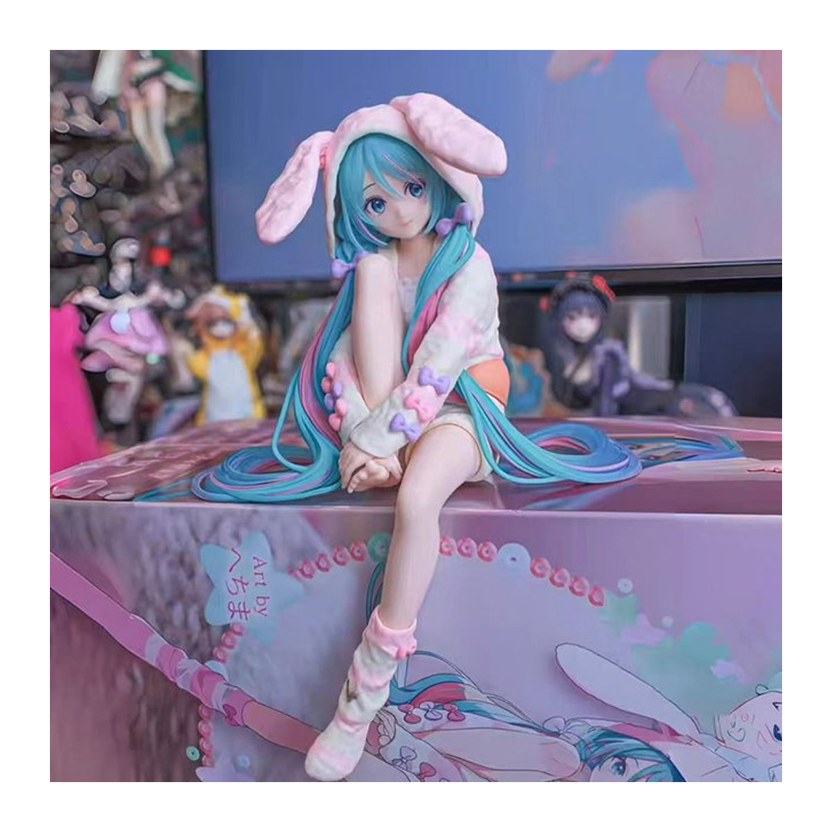 Hatsune Miku Noodle Stopper Figur im Hasenohren-Pyjama von Bandai, mehrfarbig, Höhe: 15 cm - Bild 1