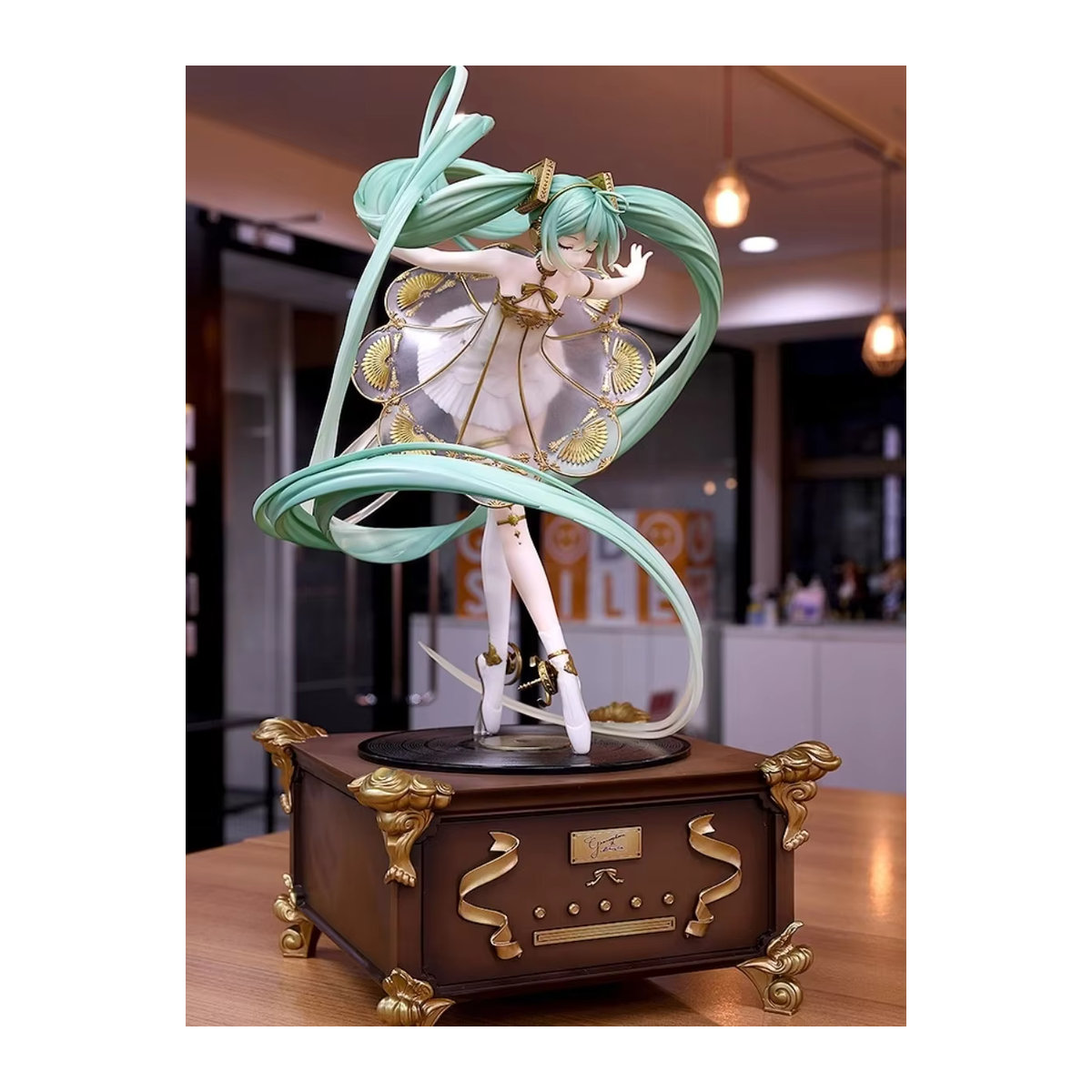 Hatsune Miku Symphony Anime Figur Bandai Prinzessin 5. Jahrestag PVC Modell in Mehrfarbig - Bild 5
