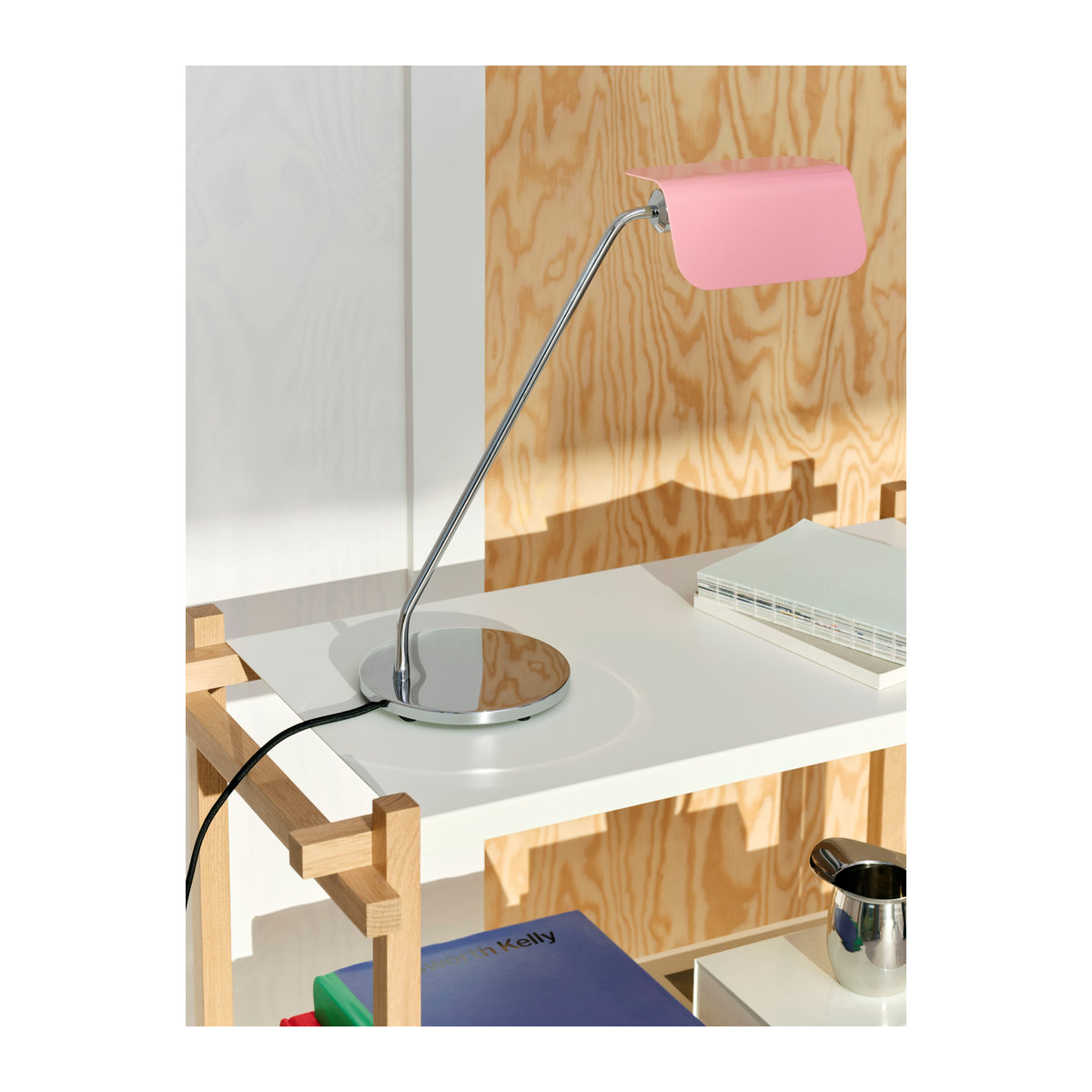 HAY Apex Desk Schreibtischleuchte aus Metall in Chrom und Rosa - Bild 2