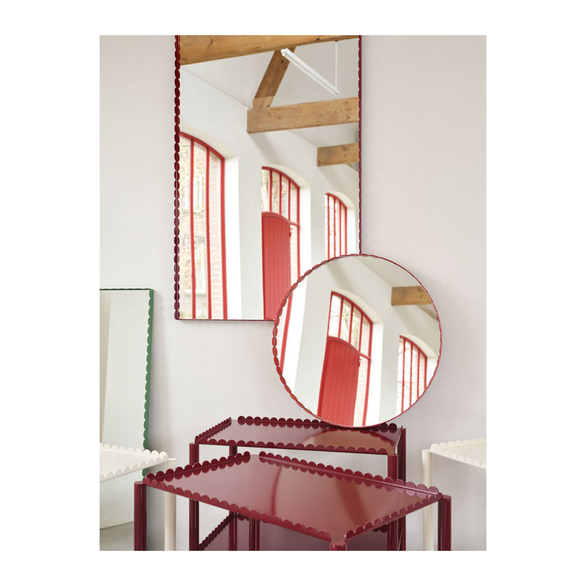 HAY Arcs Spiegel Rund in Rot aus Metall und Glas für die Wandmontage - Bild 2