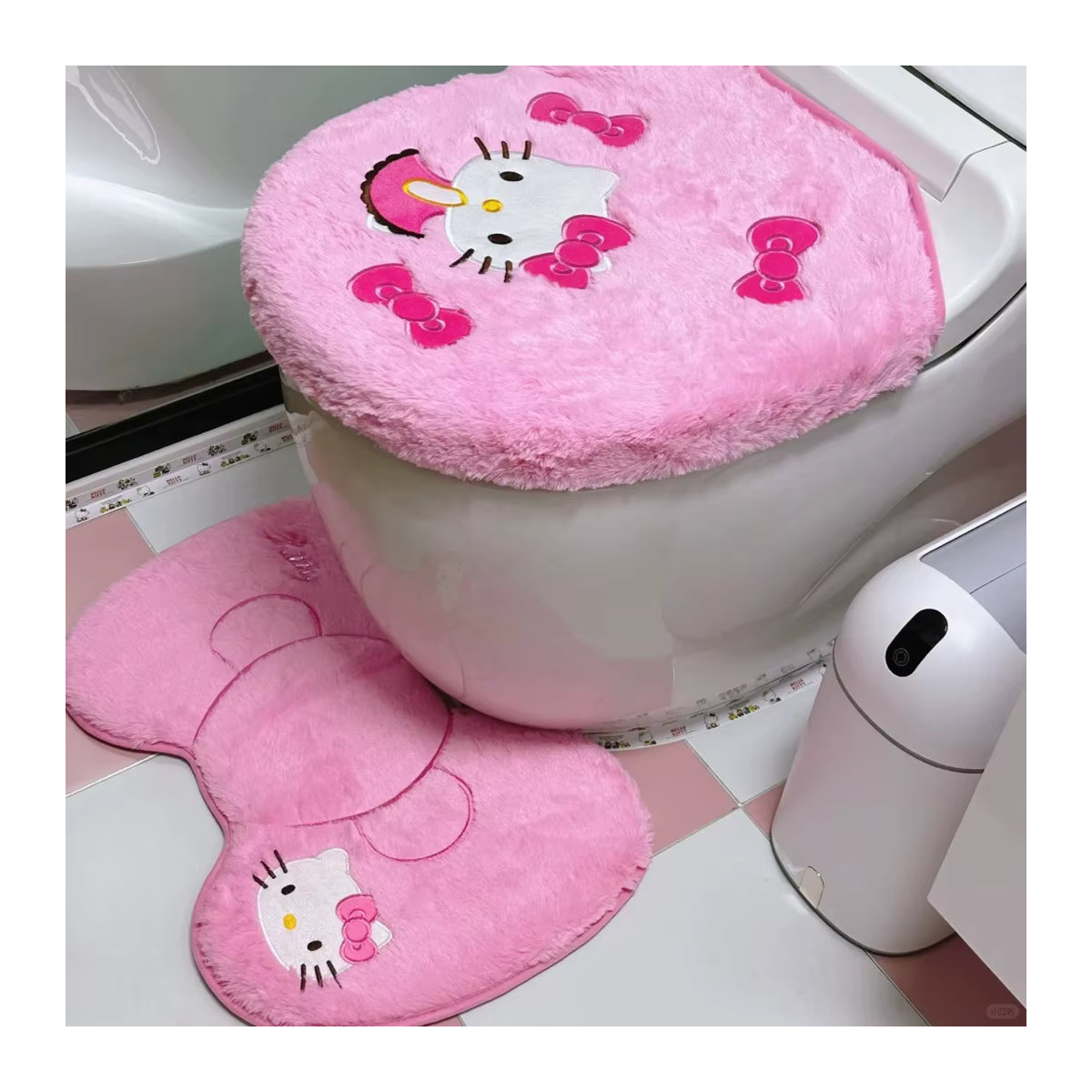 Hello Kitty Badezimmer-Set bestehend aus Toilettensitzbezug, Fußmatte und Taschentuchbox in Rosa, weich und warm für den Winter - Bild 2