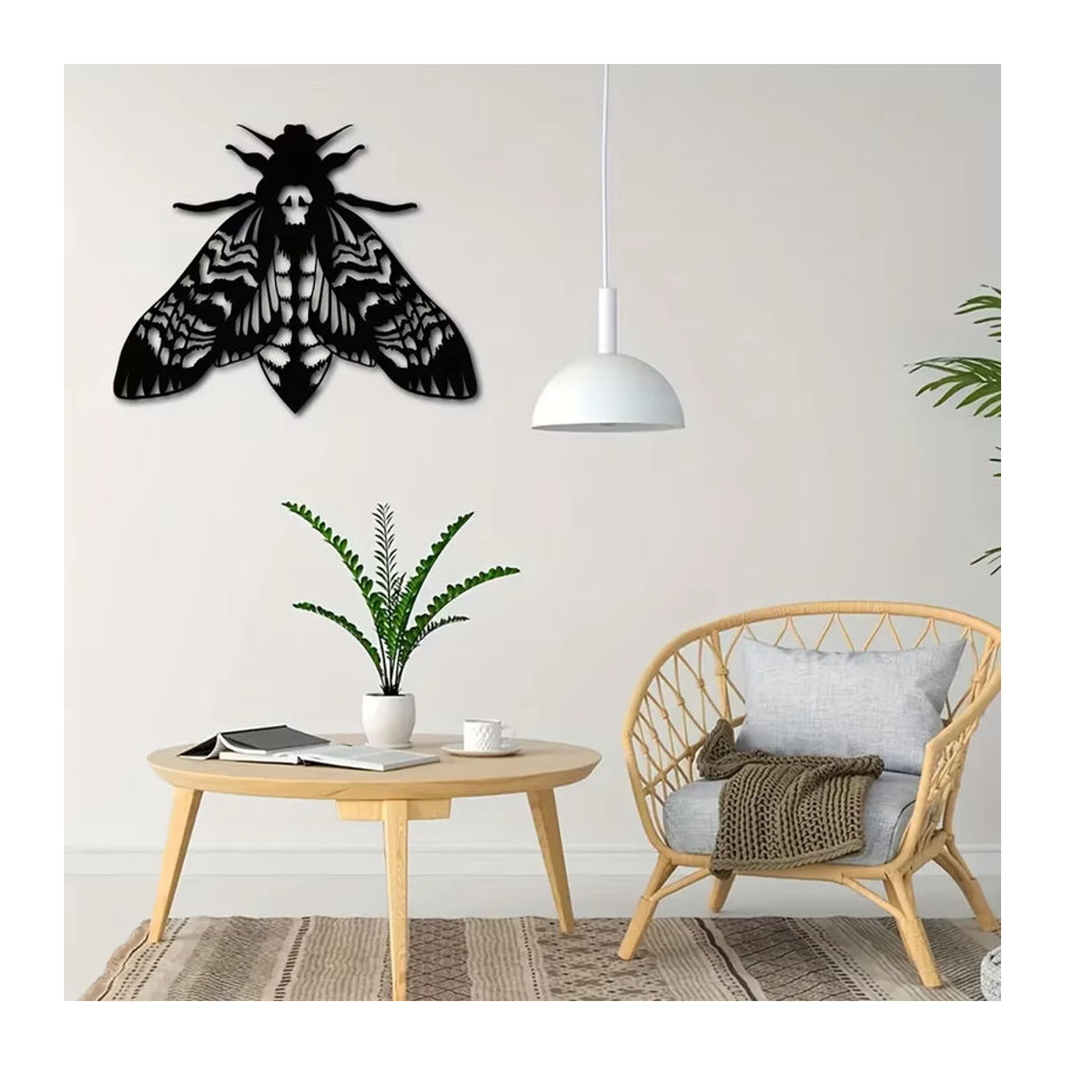 Hello young Wanddekoration aus Metall in Schwarz mit gotischem Totenkopf-Motiv und Motte-Design - Bild 3