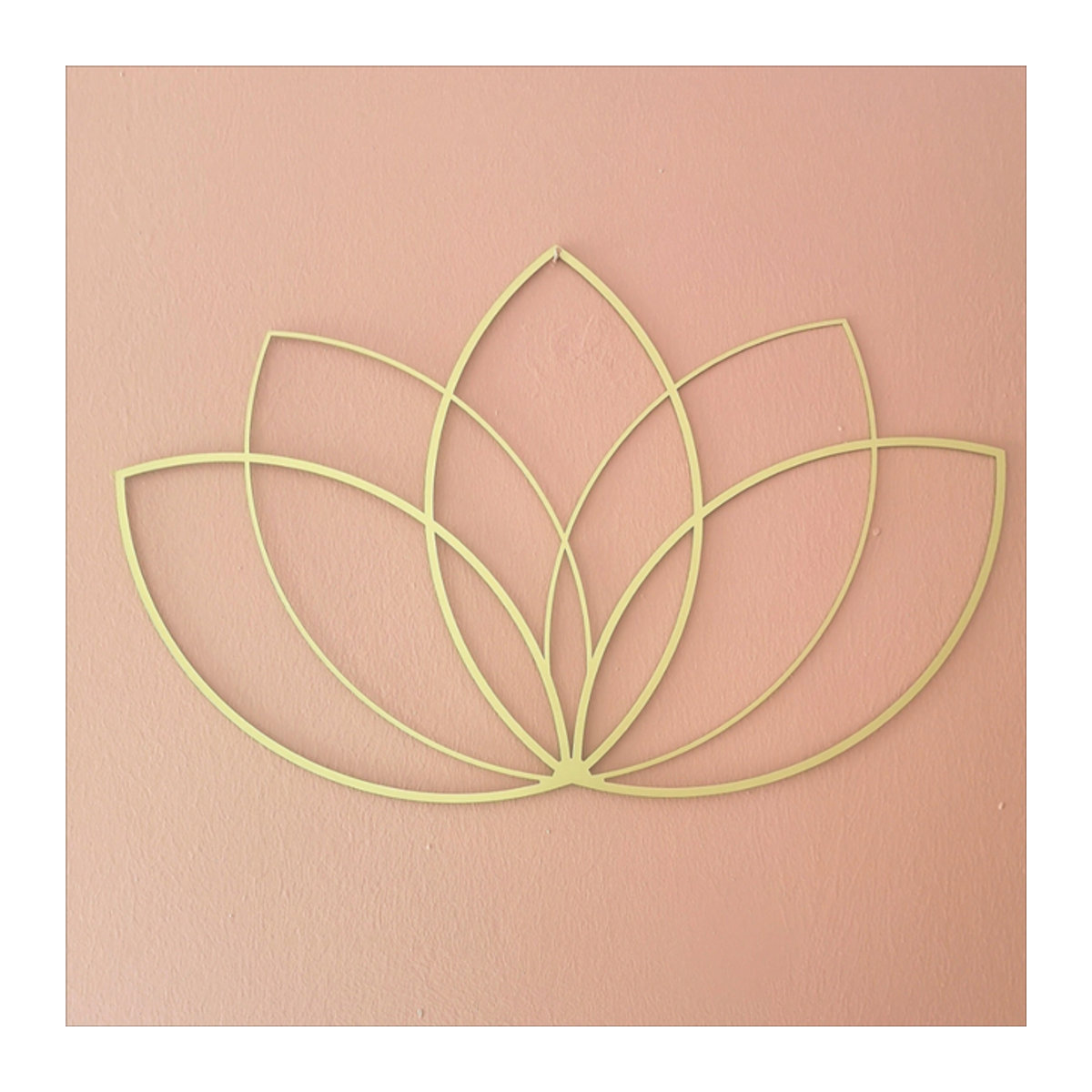 HELLOYOUNG Wanddekor Lotusblume aus Metall in Gold, moderne florale Wandkunst für dein Wohnzimmer oder Schlafzimmer - Bild 1