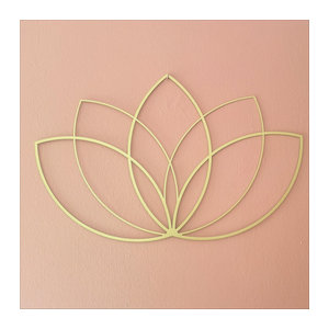 HELLOYOUNG Wanddekor Lotusblume aus Metall in Gold, moderne florale Wandkunst für dein Wohnzimmer oder Schlafzimmer