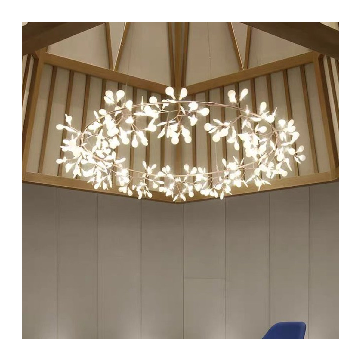 Heracleum Kronleuchter Firefly LED-Lampe in Roségold im skandinavischen Design für Wohnzimmer und Hotels - Bild 1
