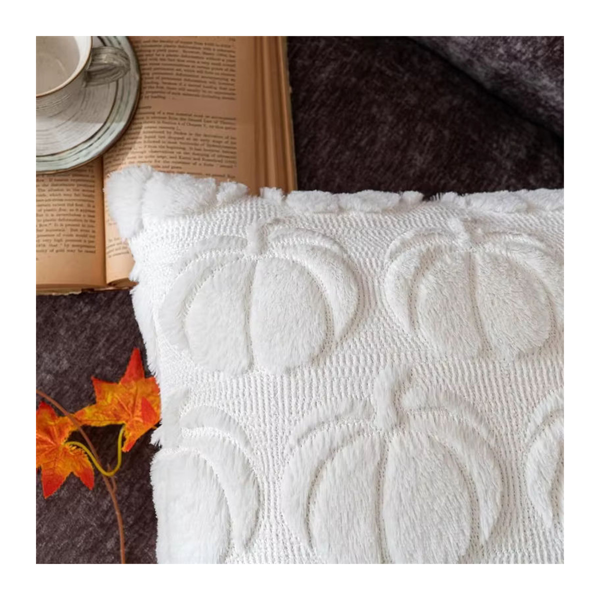 Herbst Kissenbezug aus weichem Plüsch in Orange mit Kürbis-Design für deine Dekoration - Bild 5