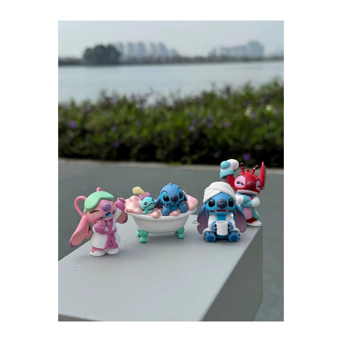 HEROCROSS Stitch Nighttime Bath Relax Time Serie Blind Box Kawaii Actionfigur in Blau aus Kunststoff - Bild 4