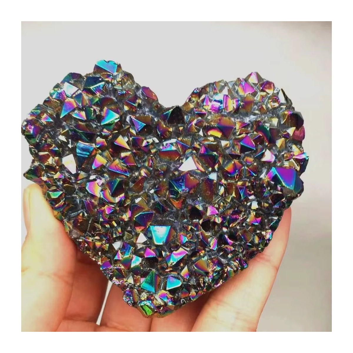 Herzförmige Amethyst-Geode von Sisterstone in Lila und Mehrfarbig mit Regenbogen-Aura-Effekt - Bild 2
